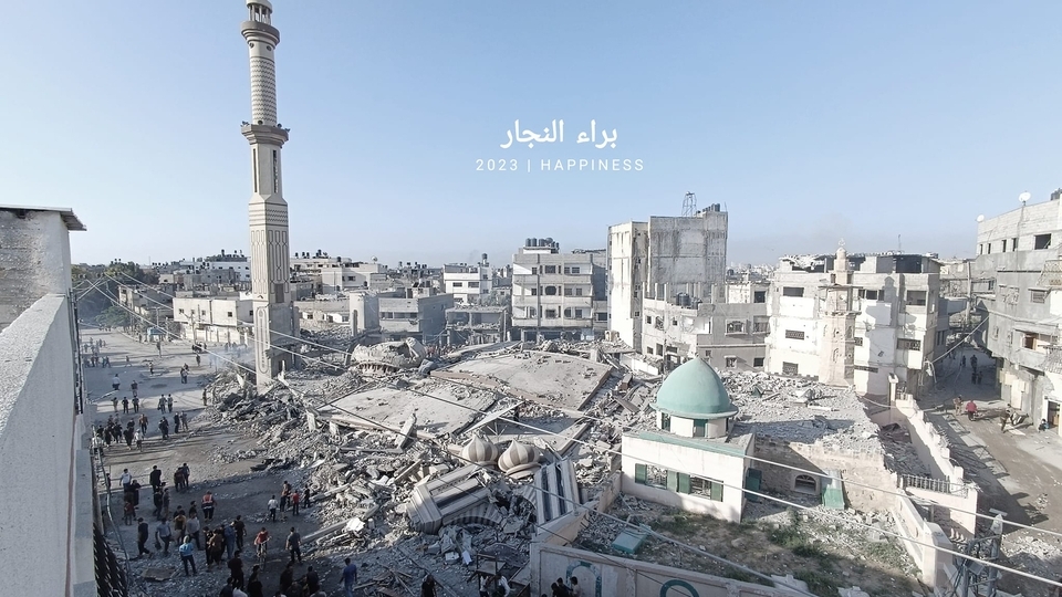 Imagery of the Israeli attack on the Al-Omari mosque in Gaza.